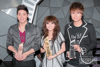 Eastweek.com.hk 东周网【东周刊官方网站】 - 娱乐圈 - 娱乐追击 - o凼罗孝勇冧胡鸿钧 林欣彤一脚踏两船 (详尽版)